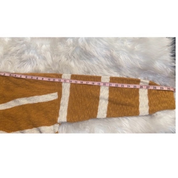 Plus Size 2X Sonoma Goods For Life Long Sleeve V-Neck Gold Striped Sweater - Picture 13 of 16